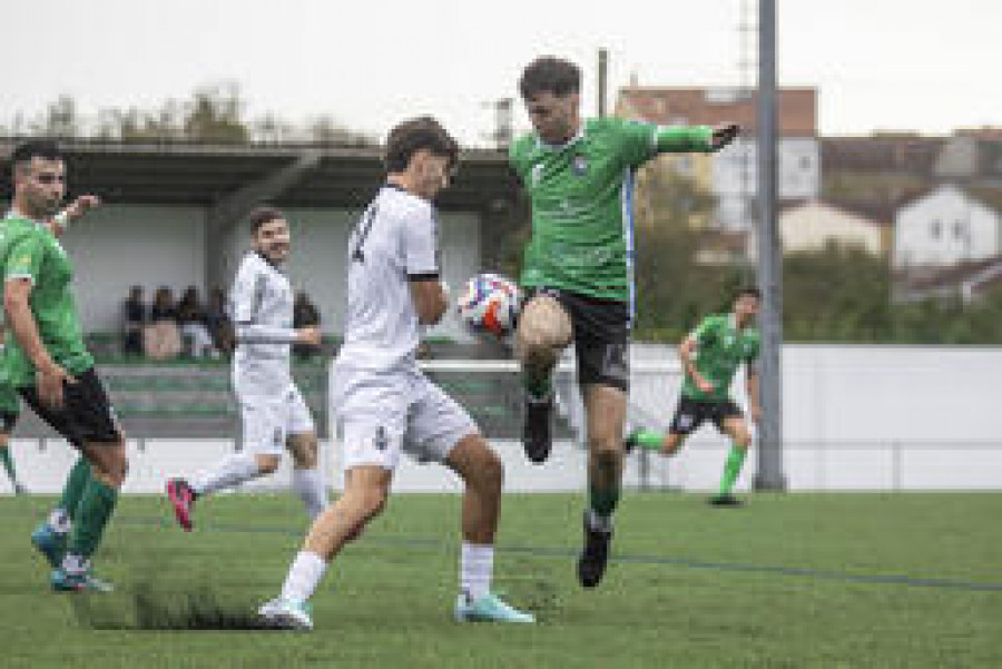 El Club del Mar derrota al Fisterra por 2 goles a 0 y sigue líder en solitario