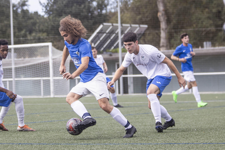 Un gol de Alberto Vía de penalti da el triunfo al Soneira en Santa Comba