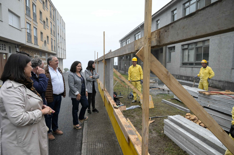 La Xunta destinó cerca de 100.000 euros a obras en los colegios de Caión y el Otero Pedrayo