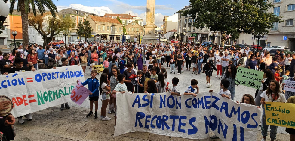 Familias y docentes protestan por los recortes en el instituto larachés