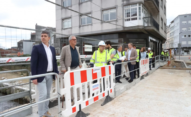 El puente de A Milagrosa de Carballo reabre para los peatones