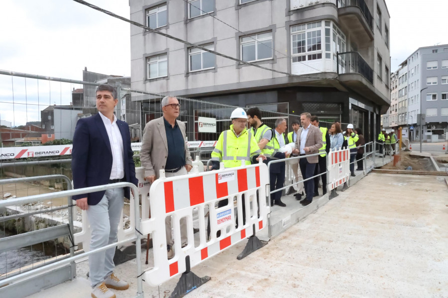 El puente de A Milagrosa de Carballo reabre para los peatones