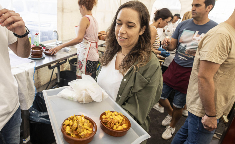 Más de 400 kilos de alubias en la Festa da Fabada de Paiosaco