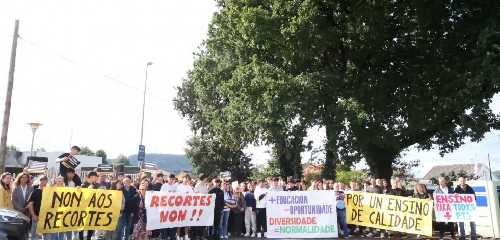 Nueva protesta en A Laracha por los recortes en el instituto