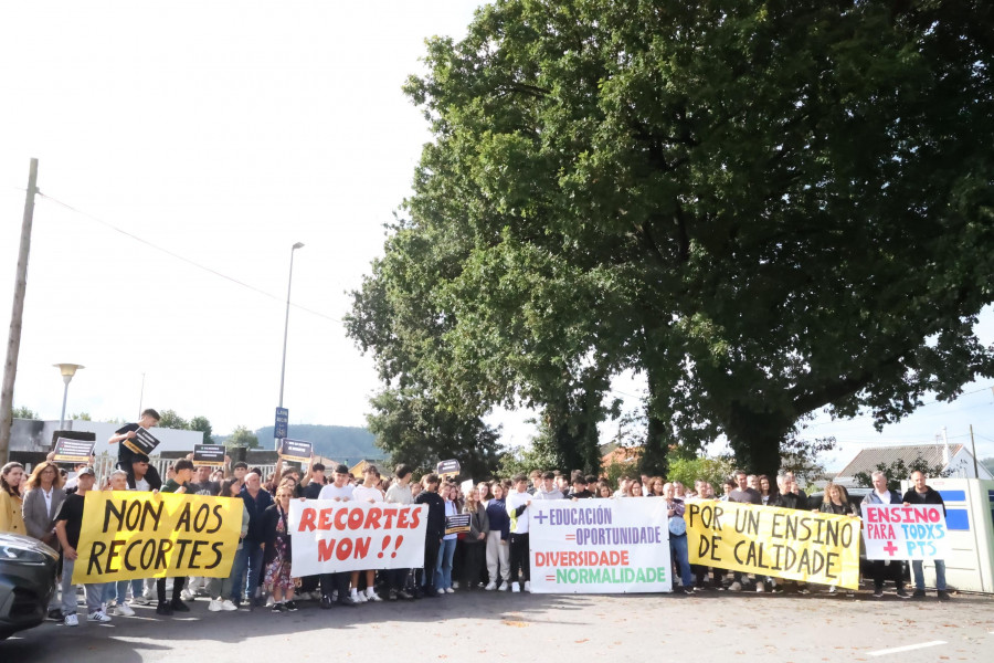 Nueva protesta en A Laracha por los recortes en el instituto