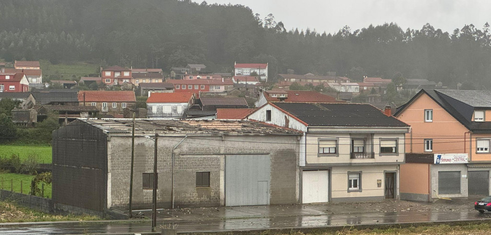 Vientos huracanados provocan desperfectos en Vimianzo