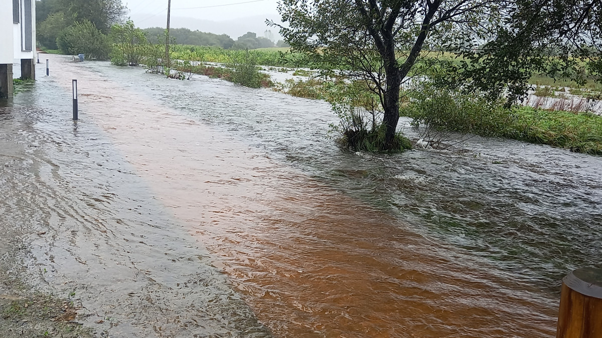 Ru00edo desbordado en Vimianzo