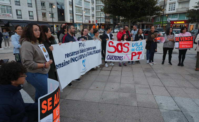 Nuevas protestas contra los recortes en el IES Agra de Leborís y en Cee