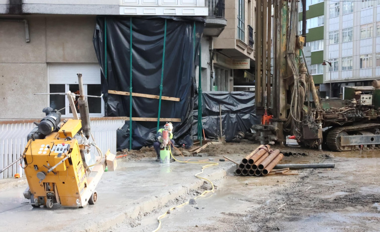 Los comerciantes de la calle Fomento de Carballo se movilizan por los efectos de las obras