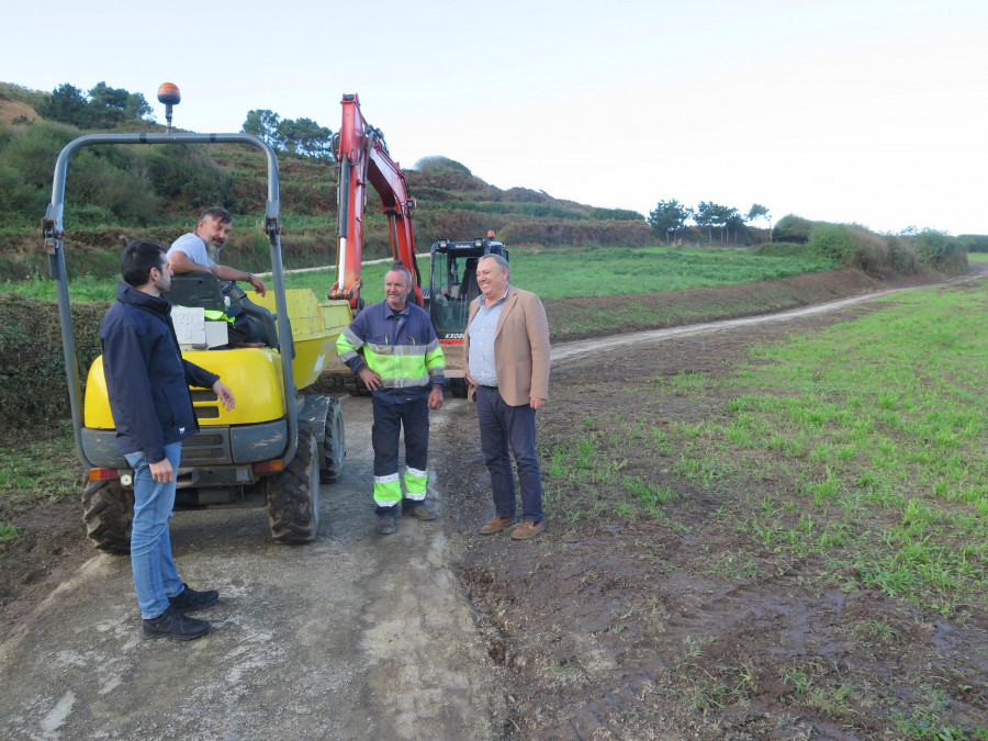 El Concello de A Laracha pone en marcha las obras de mejora del sendero de Saldoiro de Caión