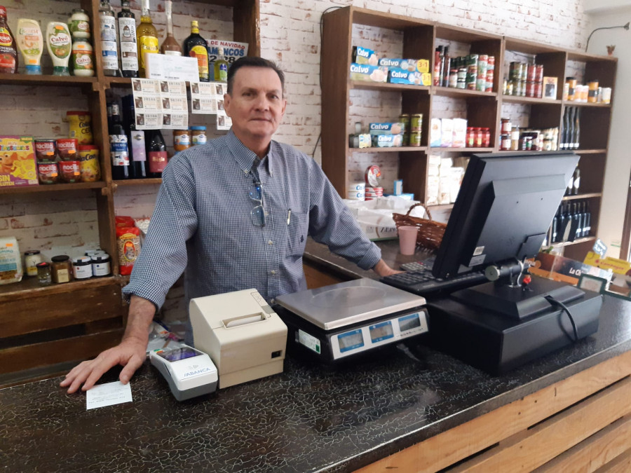 Renovada gestión en la frutería "Nora" de Carballo