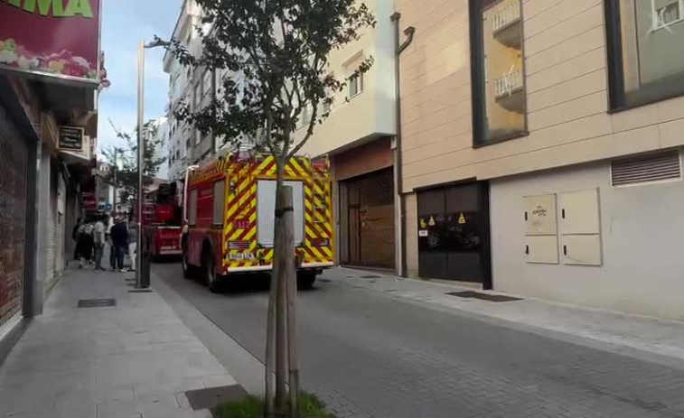 Un vecino de Carballo resulta intoxicado por inhalar humo  tras un incendio en su vivienda