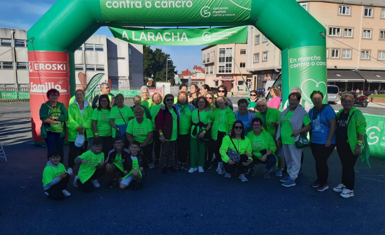 A Laracha muestra su solidaridad en la marcha contra el cáncer