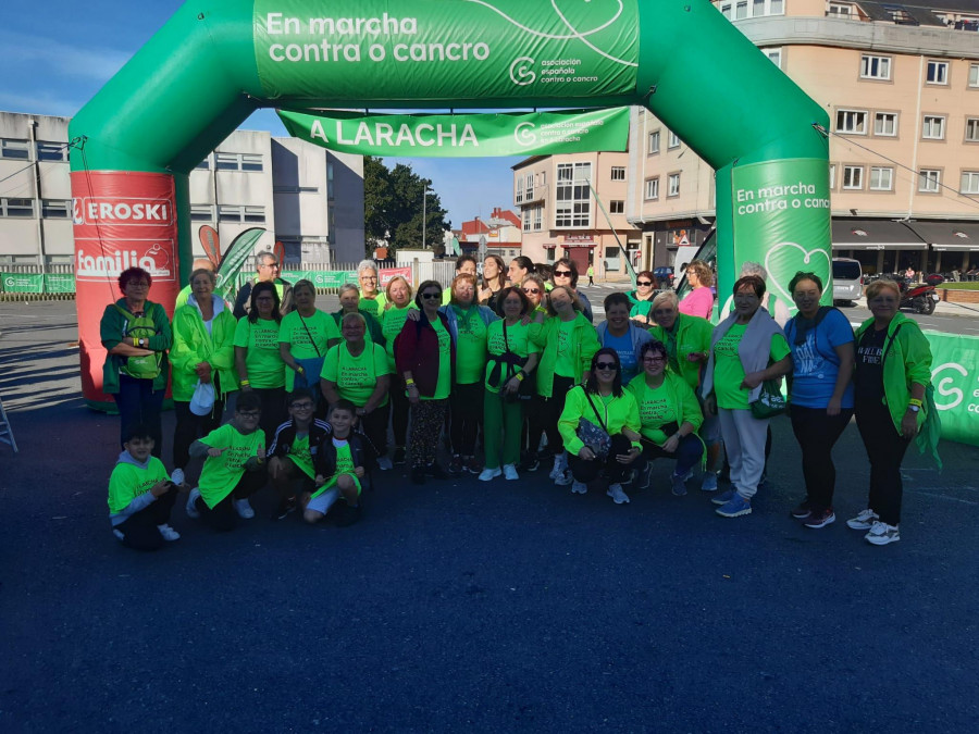 A Laracha muestra su solidaridad en la marcha contra el cáncer