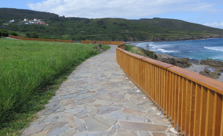 Comienza la segunda fase de la mejora de los elementos de protección del paseo marítimo de Caion