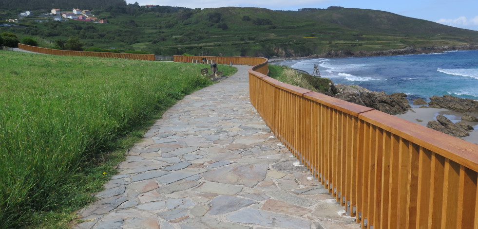 Comienza la segunda fase de la mejora de los elementos de protección del paseo marítimo de Caion