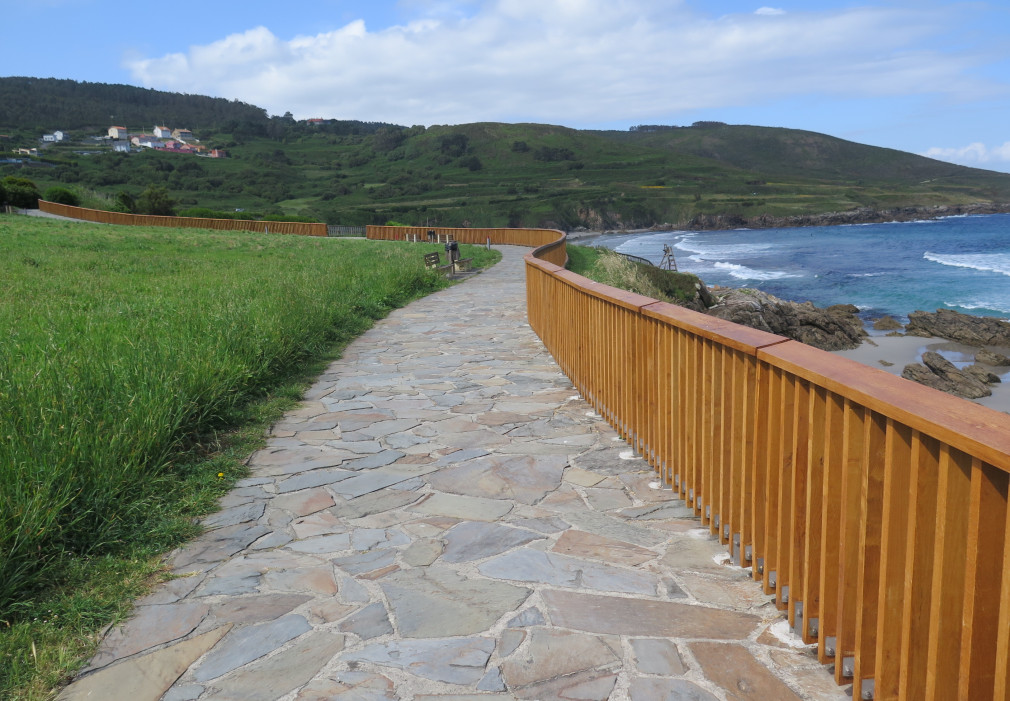 Comienza la segunda fase de la mejora de los elementos de protección del paseo marítimo de Caion