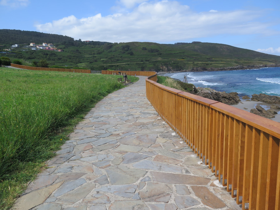 Comienza la segunda fase de la mejora de los elementos de protección del paseo marítimo de Caion