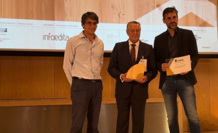 El sector de la madera premia  a Cesuga por su aportación a la formación de profesionales