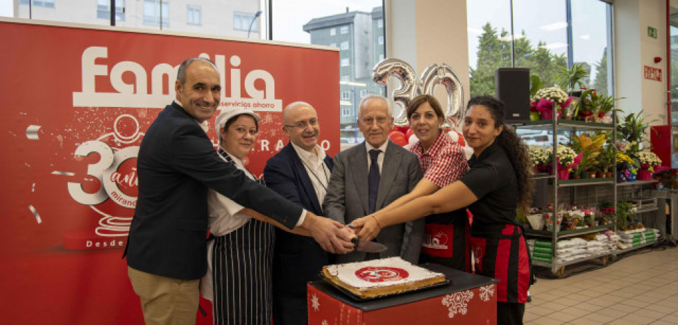 Los Autoservicios Familia celebran su trigésimo aniversario en un acto en Fonteculler