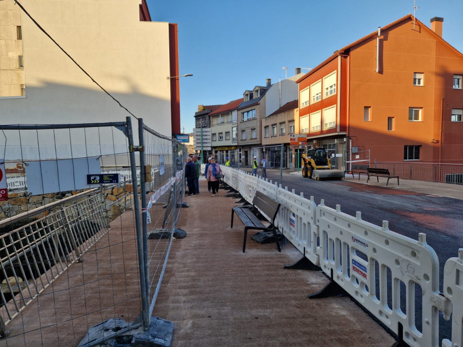 El puente carballés de A Milagrosa abre de nuevo al tráfico rodado