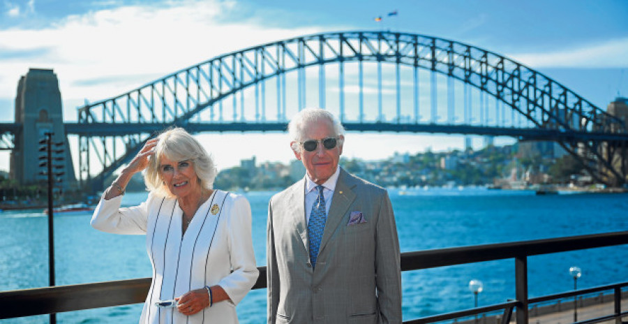 Carlos III y Camila visitan un centro de investigación del cáncer en Australia