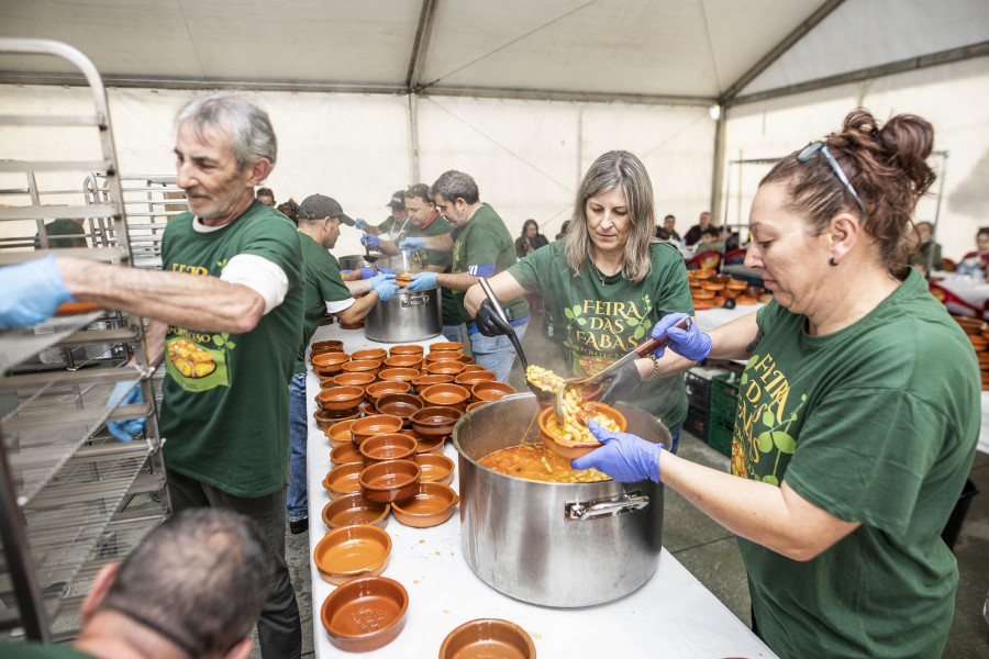 Ponteceso celebra el éxito “rotundo” de la Feira das Fabas con más de 750 asistentes