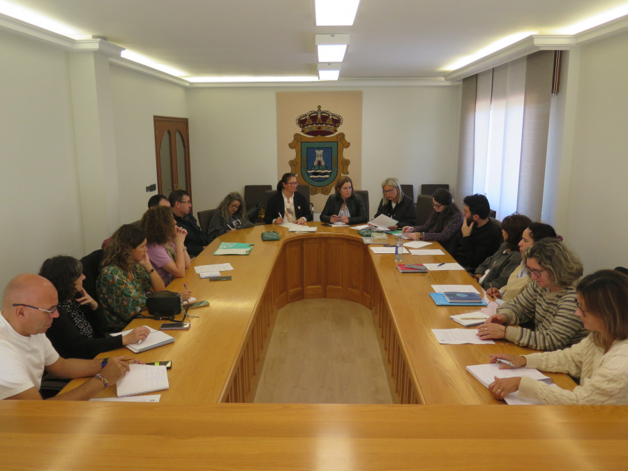 La mesa larachesa contra la violencia de género aborda los actividades para colegios e IES