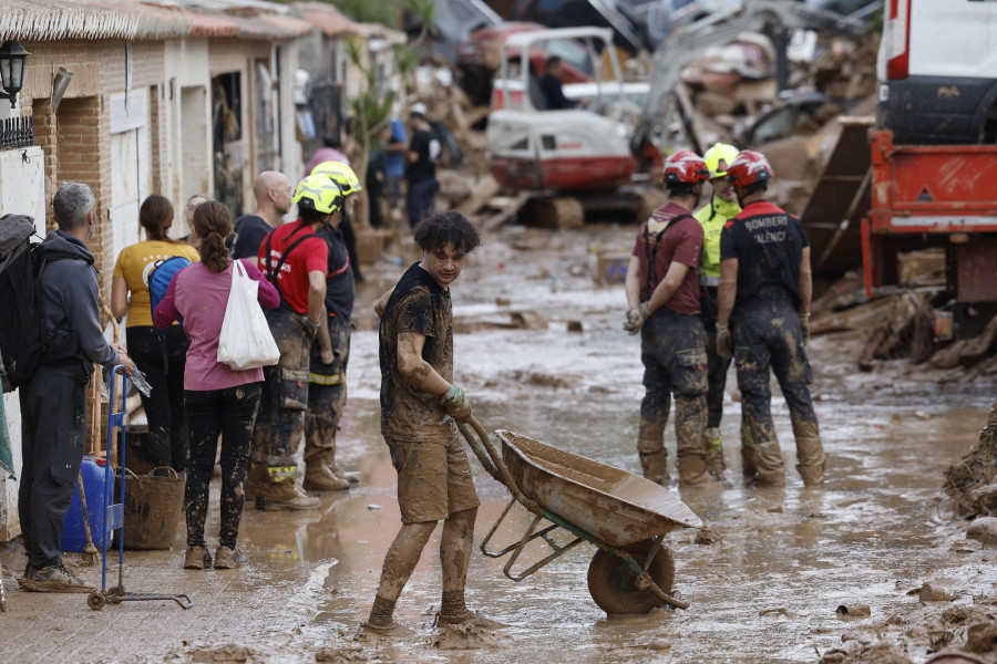 La comarca se vuelca en la recogida de ayuda para los afectados por la DANA