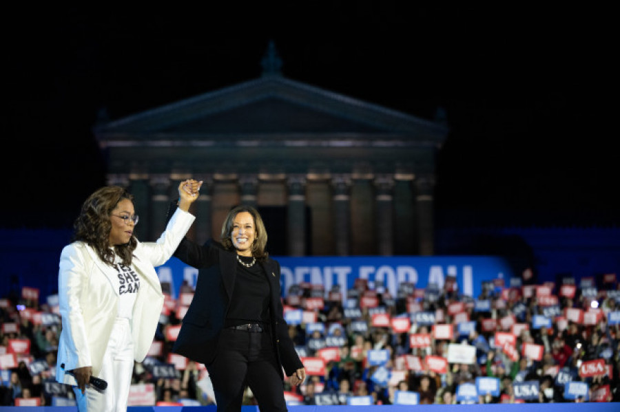 Lady Gaga, Ricky Martin y Oprah arropan a Kamala en su mitin de cierre de campaña