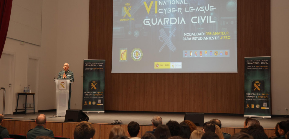 La Guardia Civil presenta en el IES Alfredo Brañas de Carballo su VI Ciberliga