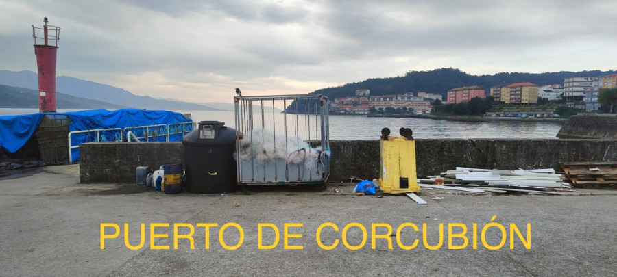 La plataforma Porto Si, Mortos Non denuncia un vertido de aceite y gasoil en el puerto de Corcubión