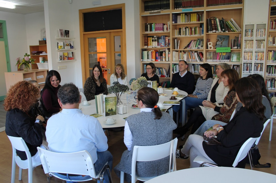 El Club de Lectura del IES Maximino Romero de Baio analiza la obra de Iria Collazo