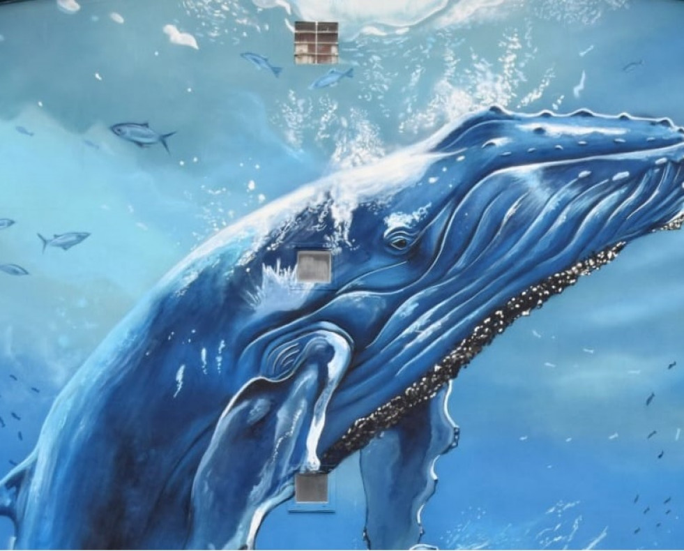 Mural ballena cee