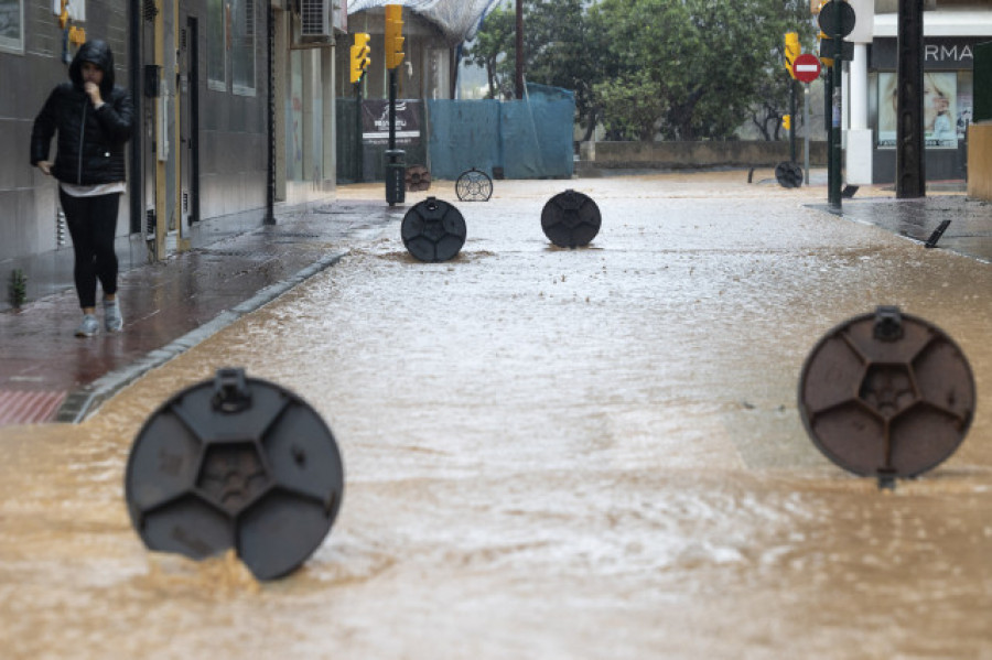 Miles de evacuados, trenes suspendidos e inundaciones por una DANA que se ceba con Málaga