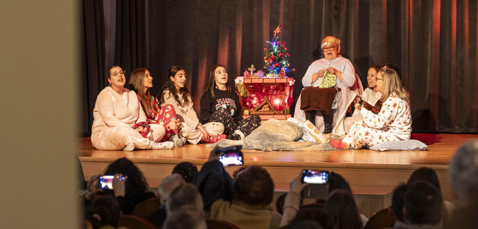 Cuatro concursos de Nadal en  A Laracha: postales, villancicos, escaparates y fachadas