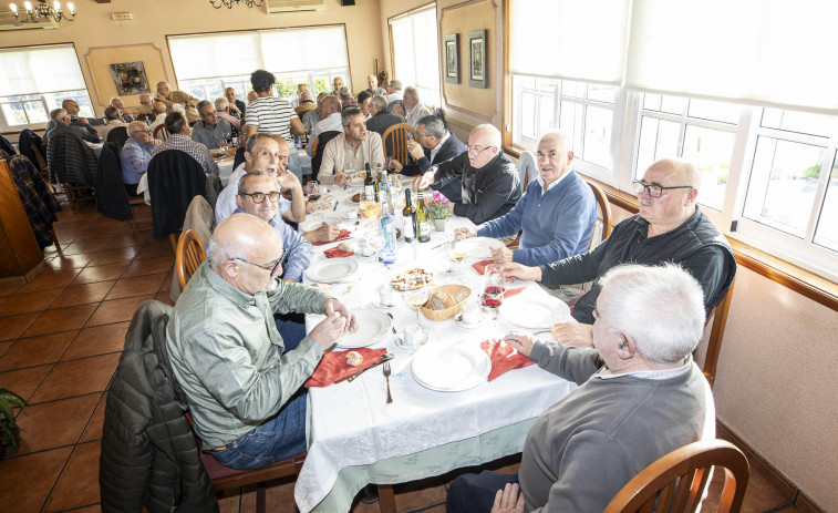 Comida de amigos de A Ardaña en el San Lorenzo de Verdillo