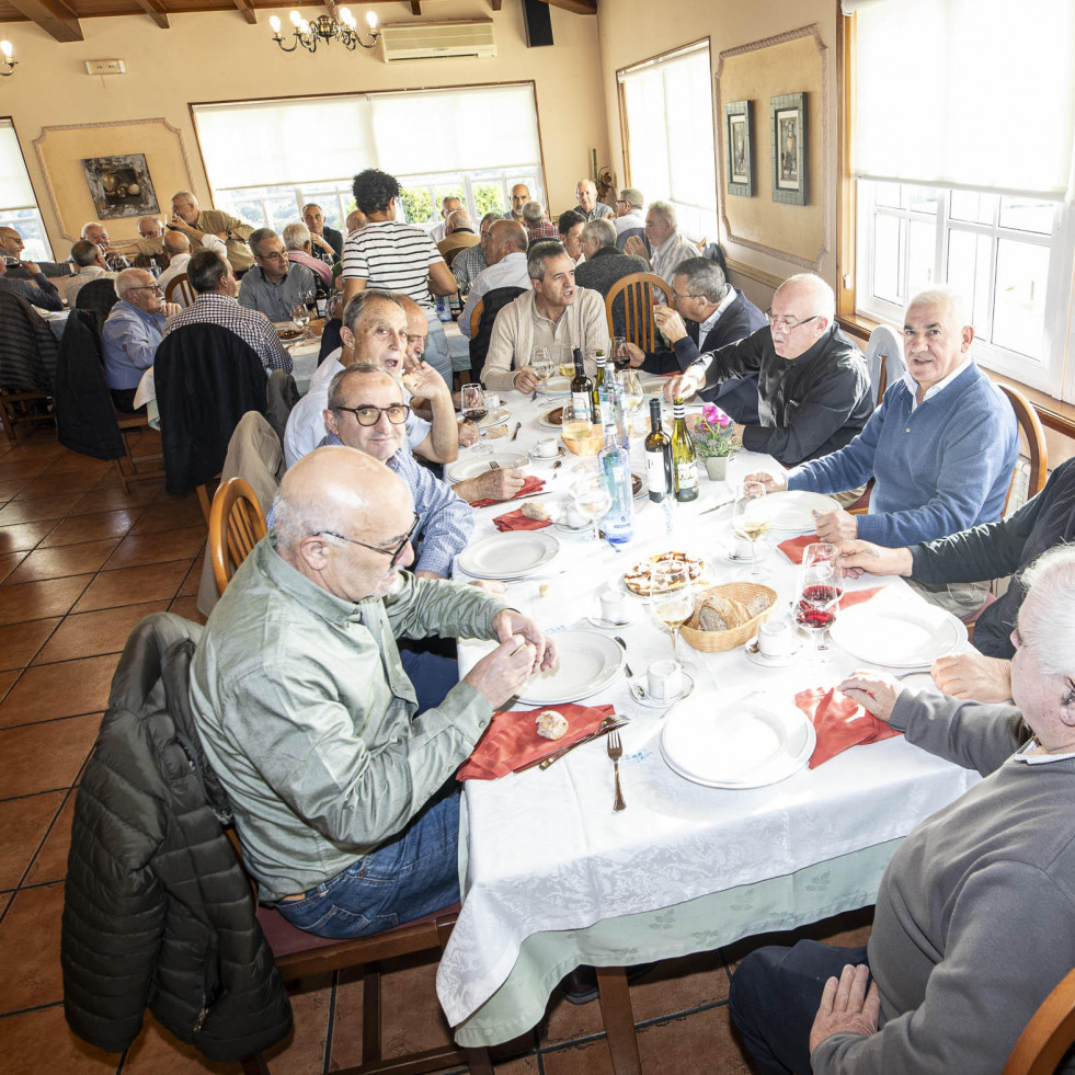 Comida de amigos de A Ardaña en el San Lorenzo de Verdillo