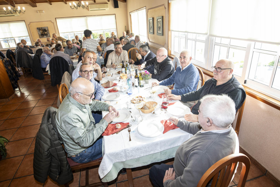 Comida de amigos de A Ardaña en el San Lorenzo de Verdillo