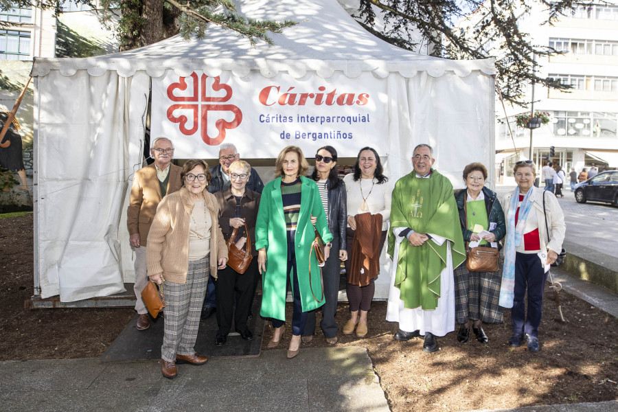 Cáritas inicia la campaña navideña con la apertura de su carpa solidaria en Carballo