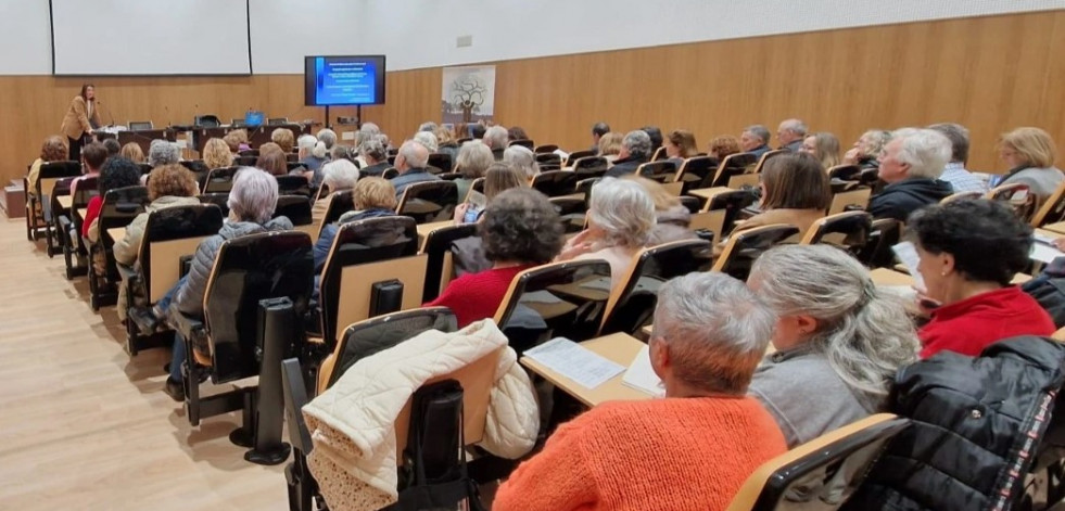 La Universidade Sénior se clausura este martes en Carballo