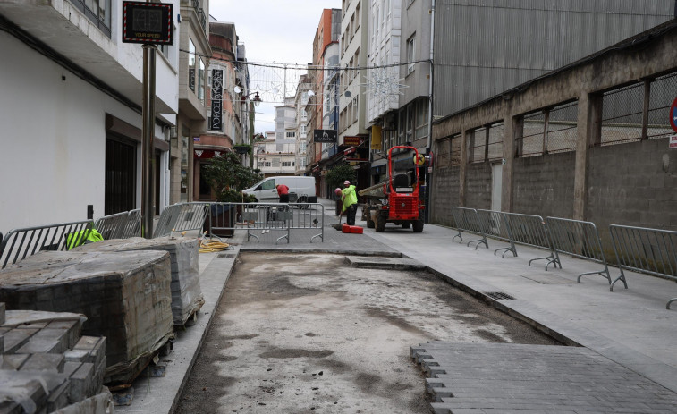 Comienzan las obras de mejora del pavimento de la rúa Valle Inclán de Carballo