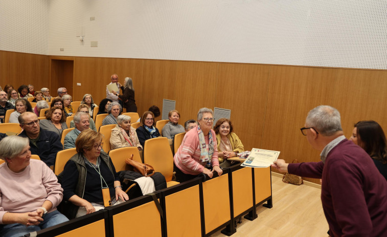 Carballo clausura una  exitosa segunda Universidade Sénior