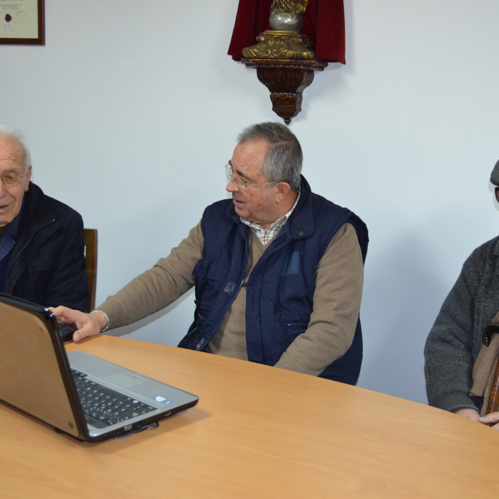 Compañeros y exfeligreses del sacerdote Jesús Bello Mato le tributan un homenaje