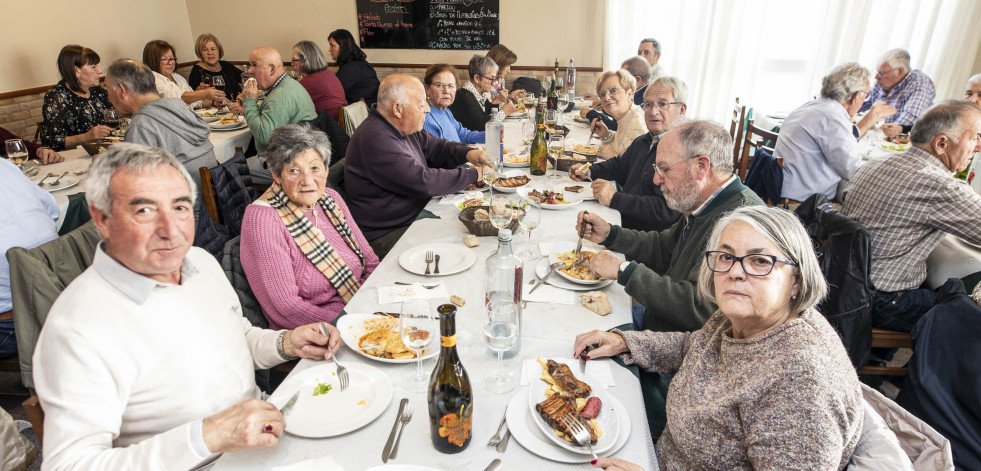 Encuentro en Paiosaco de exalumnos de A Grela