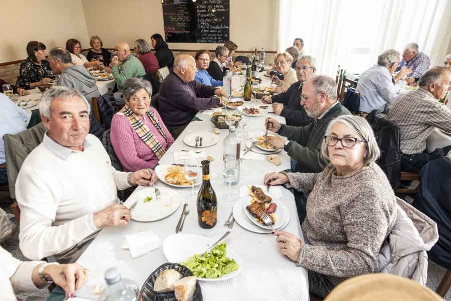 Encuentro en Paiosaco de exalumnos de A Grela