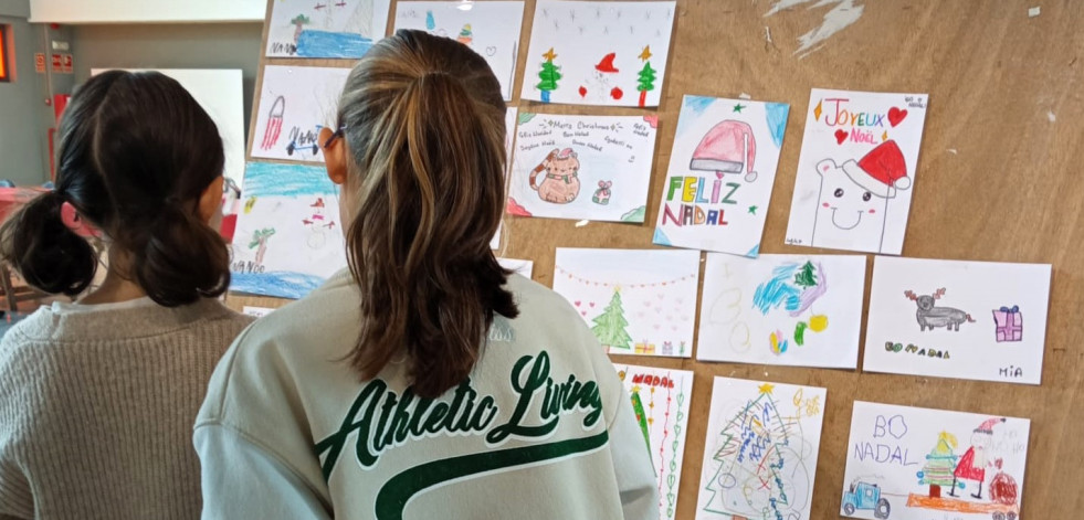 Postales solidarias en Carballo para las víctimas de la DANA