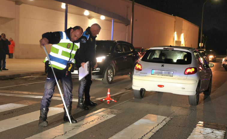 Herido grave un nonagenario carballés que fue atropellado al cruzar por un paso de peatones