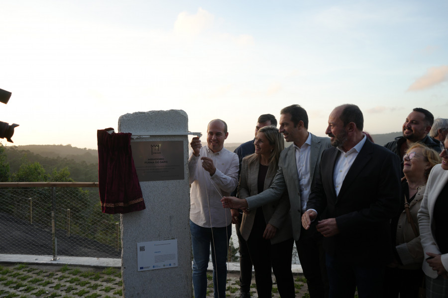 Vimianzo estrena el mirador Furna do Sapo para “voar sobre a ría de Camariñas”