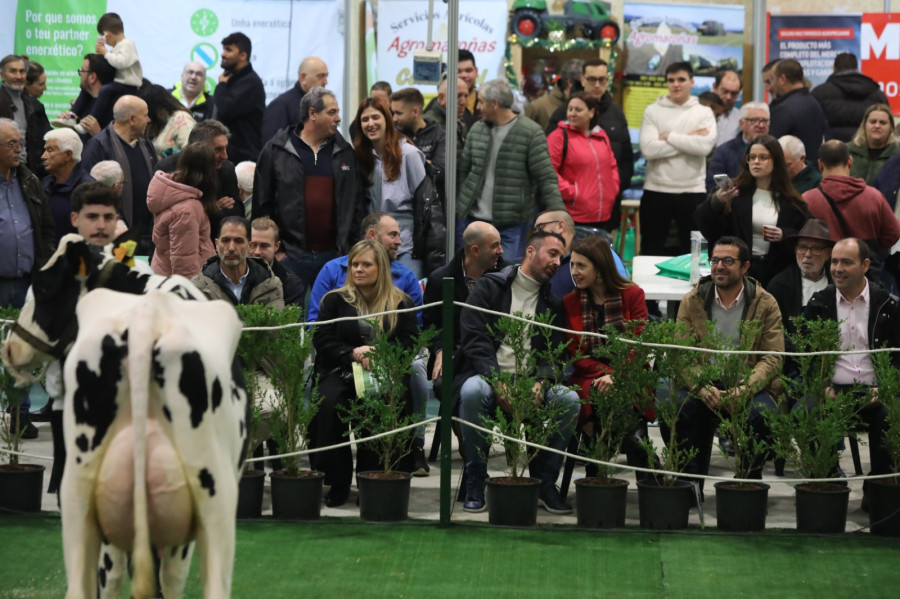 La Xunta destaca el "liderazgo" de Mazaricos en la producción de leche en Galicia